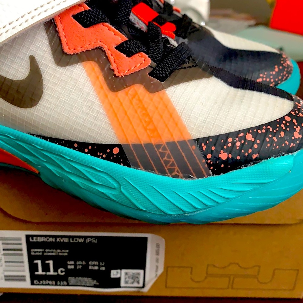 Space Jam Lebron XVlll Low (PS)